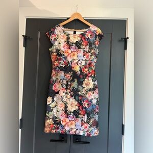 Stunning Floral Print New York & Co dress; size Medium